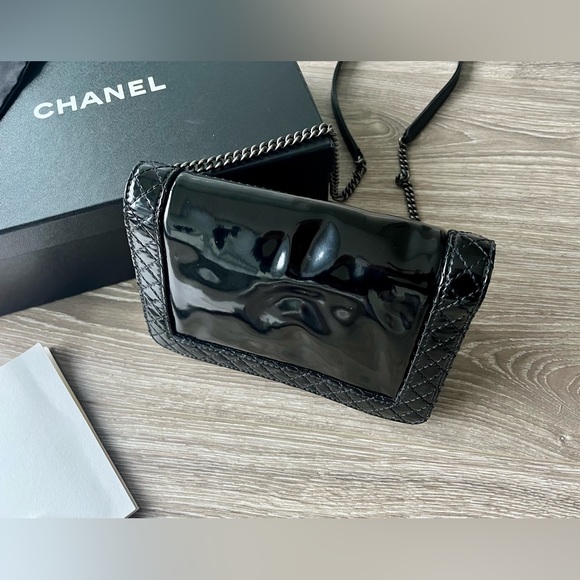 Chanel Reverso Boy bag - Picture 5 of 10